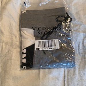 new pink leggings size med